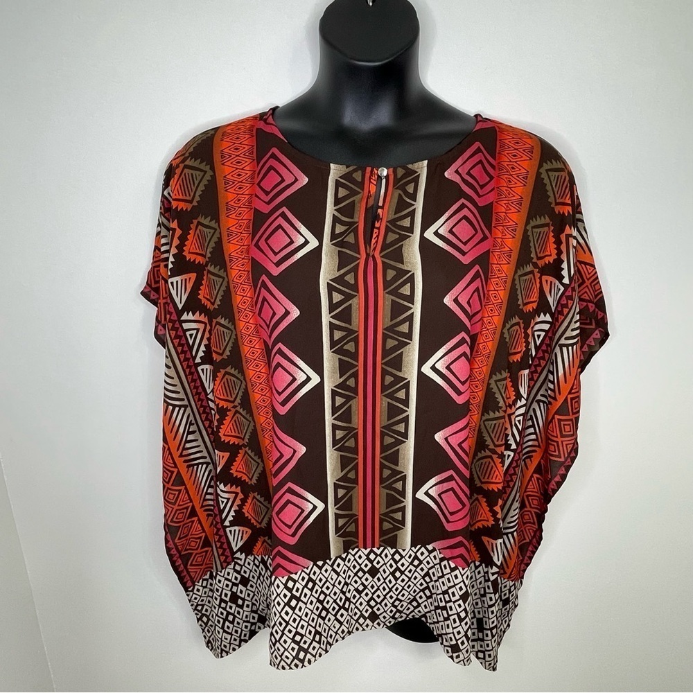 Vince Camuto Women’s Geometric Print Top Size M - Picture 2 of 9
